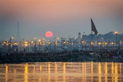  Kumbh Mela: Święto wiary i logistyki masowej na styku Gangesu i Jamuny